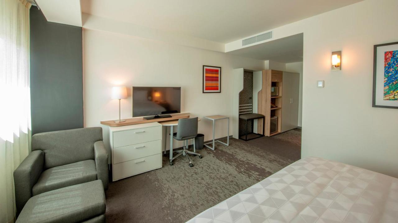 Holiday Inn & Suites - Merida La Isla By Ihg Exterior foto